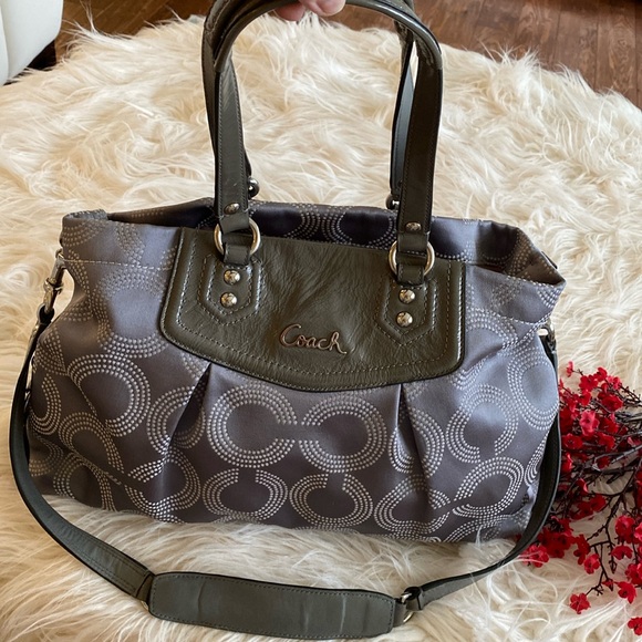 COACH nice purse - Picture 2 of 16